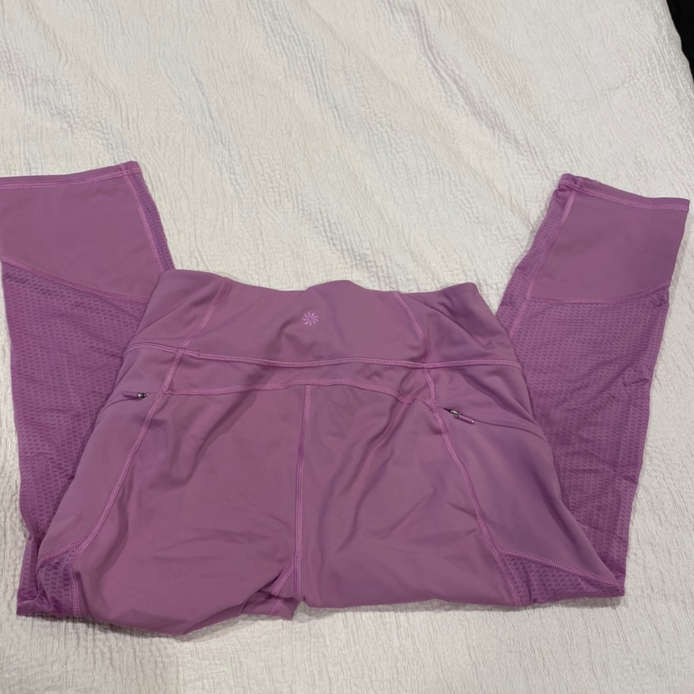 Athleta cropped leggings in great condition!